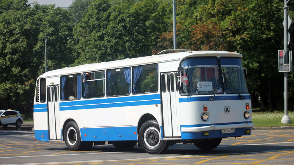 ЛАЗ 695Т ЯМЗ 236