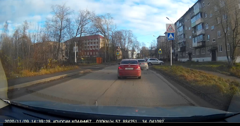 . — Hyundai ix35. Запчасти на фото: 110014, 31011002