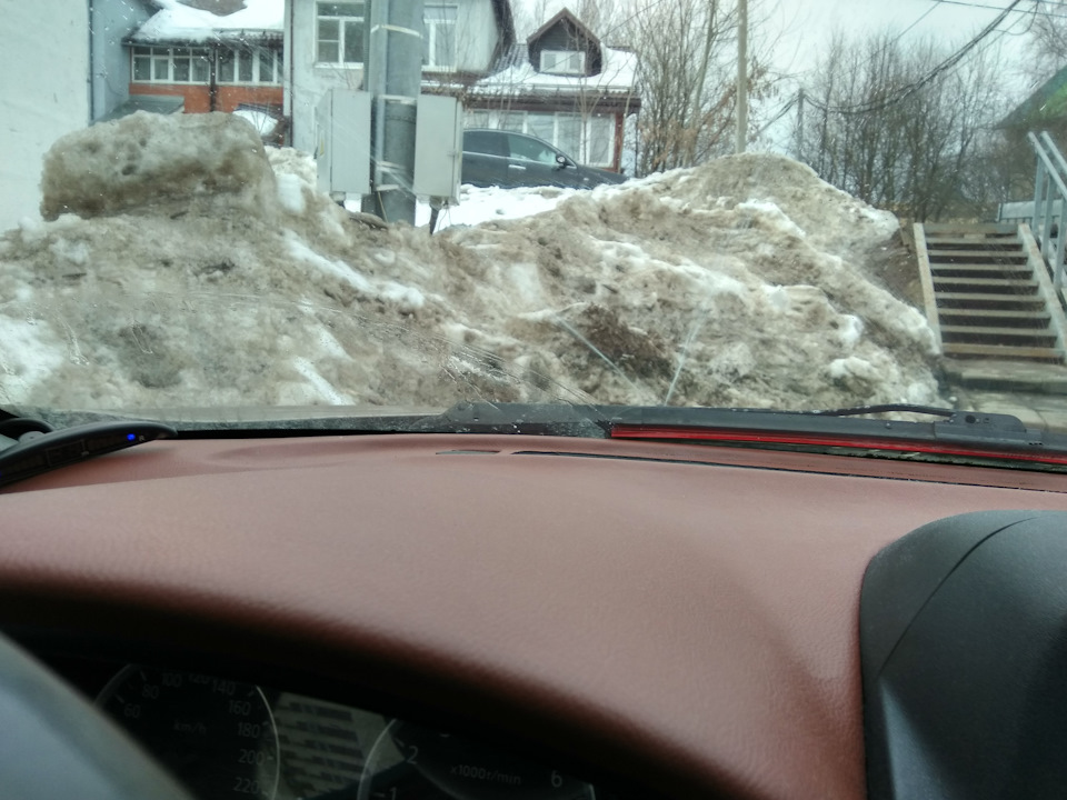 Брызжет!) — Nissan Almera II (N16)