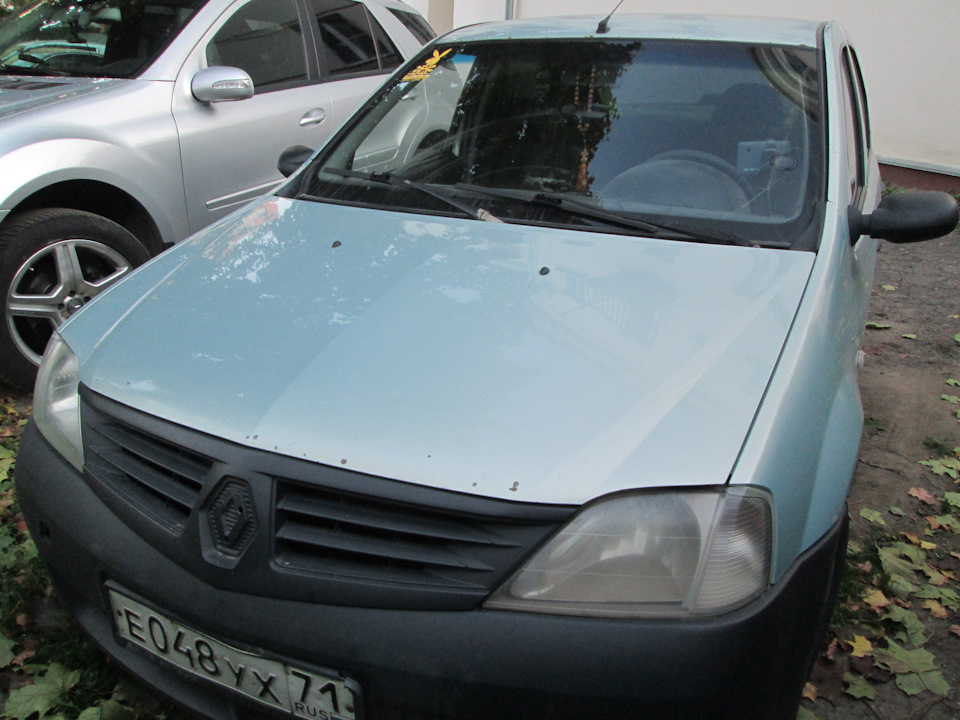 Вид спереди — Renault Logan (1G)