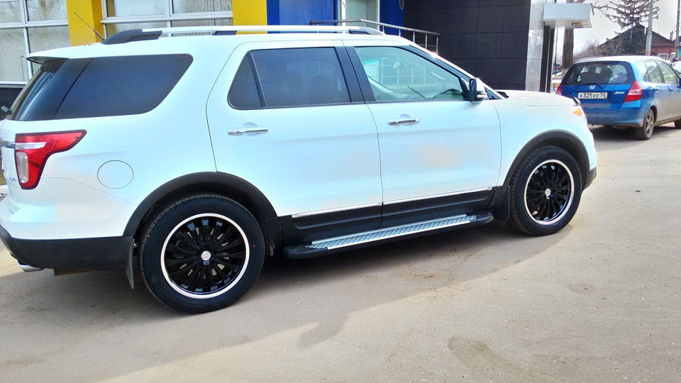 Ford Explorer белый Бегемот