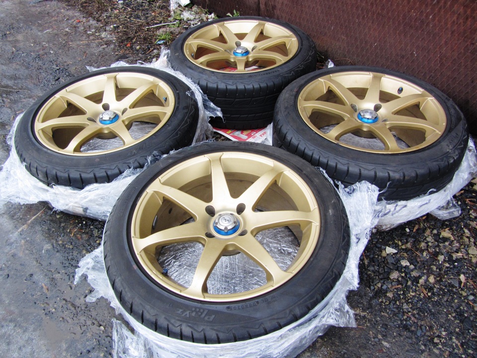 R17 RAYS Versus Campionato SS7 Gold Edition — Nissan Skyline (R33