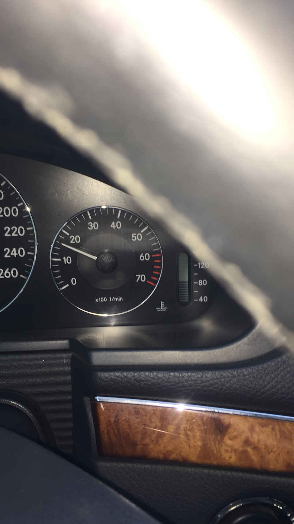 Фото в бортжурнале Mercedes-Benz E-Class (W211)