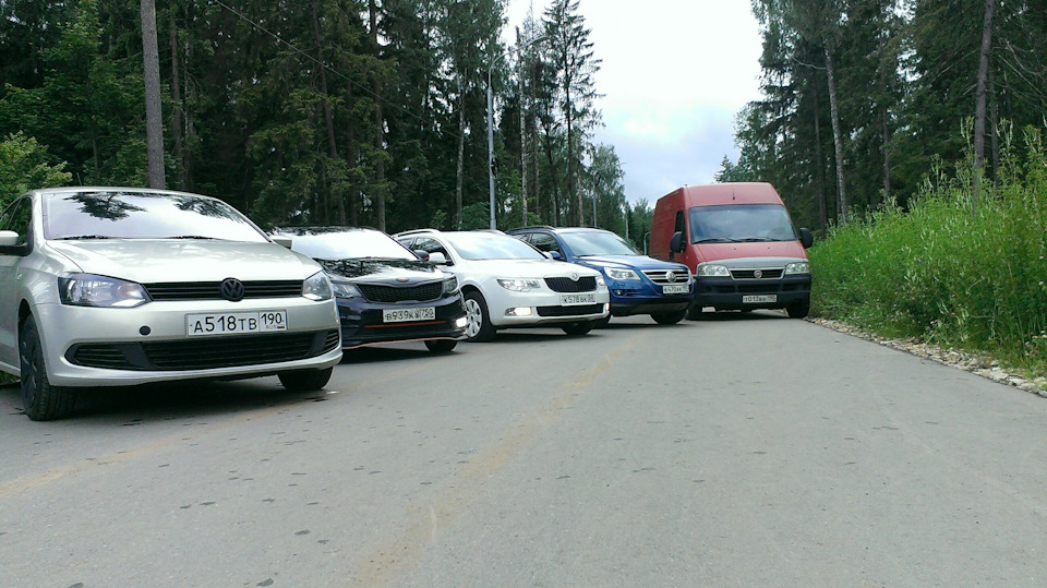 Как на всех встречах пофоткали свои машиняки) — KIA Rio 5-door (3G)