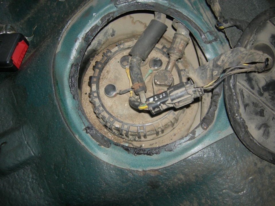 открыли — Hyundai Accent (1G)