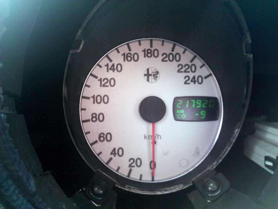 Photo from the logbook Alfa Romeo 156. Found on photo: 247920