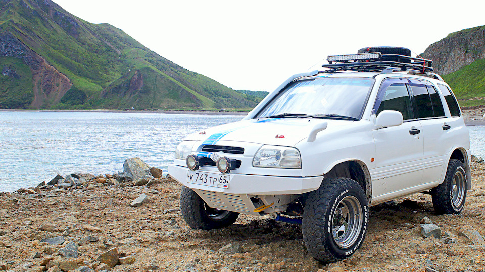 Suzuki Escudo БЕЛЫЙ