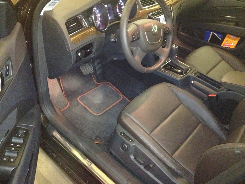 Водительский — Skoda Superb Combi (Mk2)