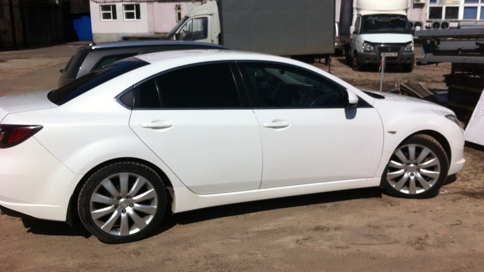 Mazda 6 Мазда 2.5 мех -на коже )