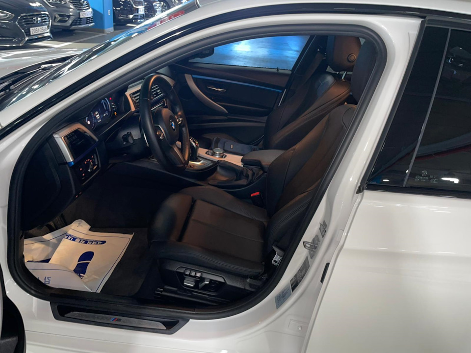 Photo from the logbook BMW 3 series (F30)