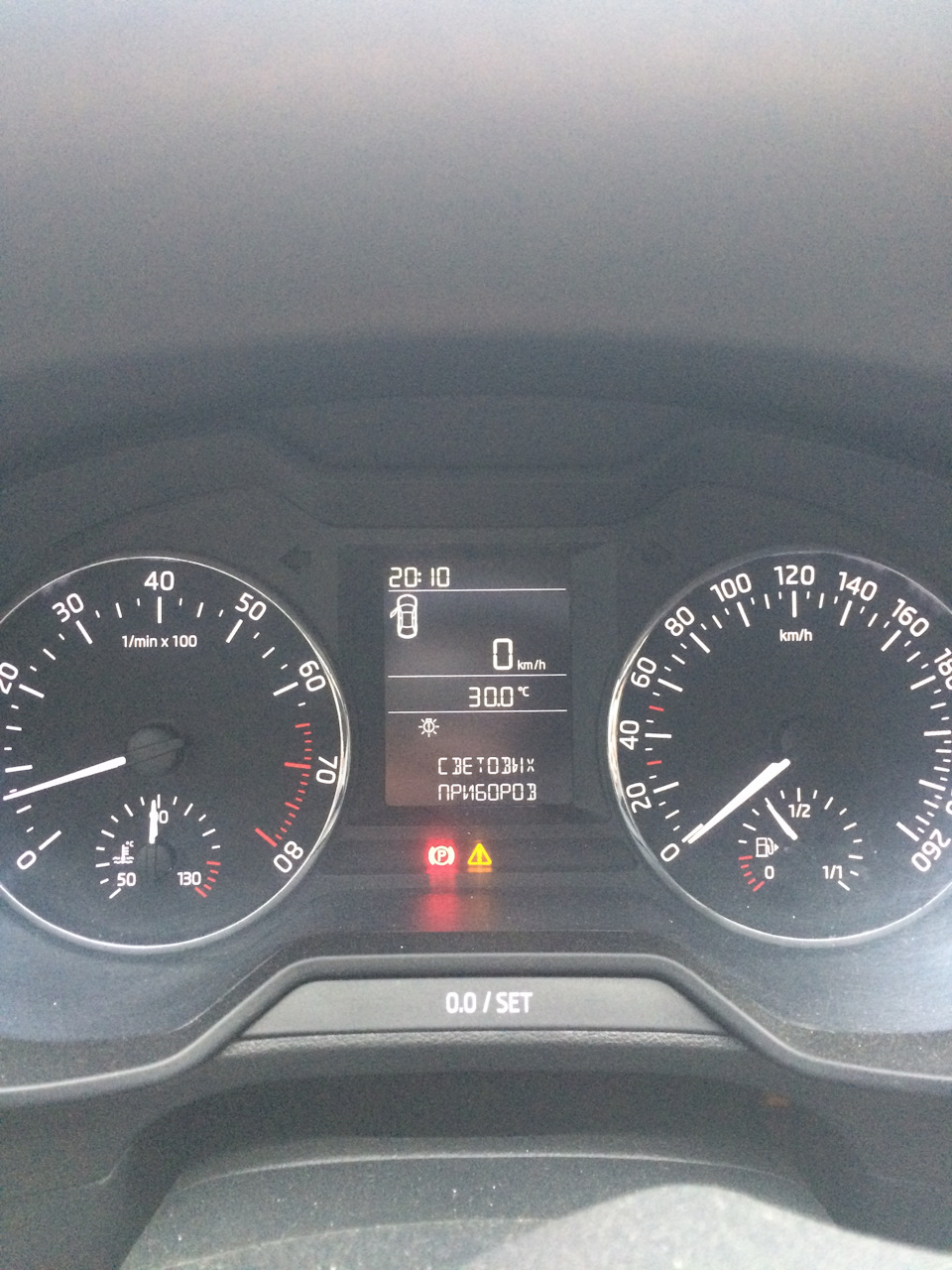 Выдает ошибку — Skoda Octavia A7 Mk3. Запчасти на фото: 491116