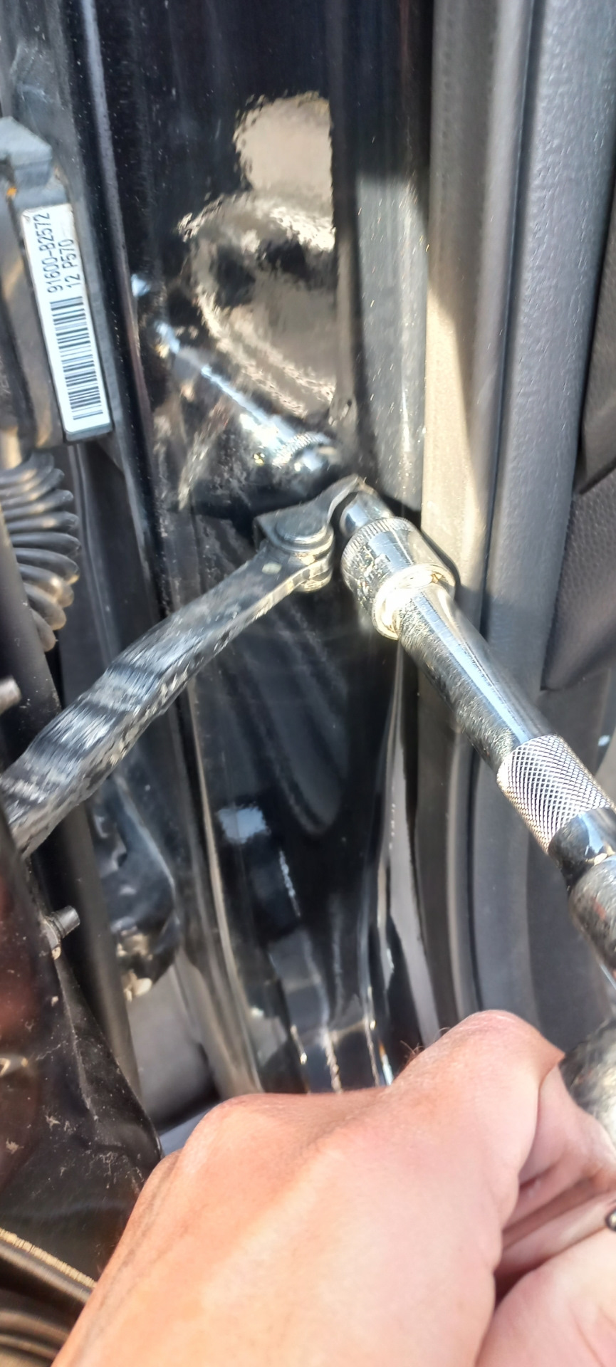 Болт под ключ на 12. — KIA Soul (2G)