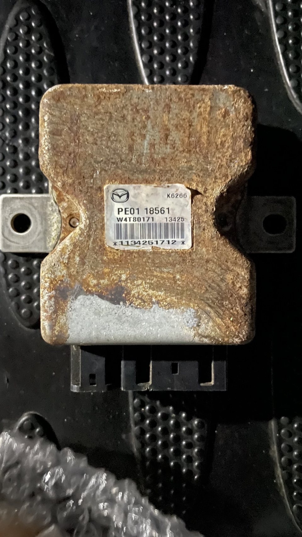Фото в бортжурнале Mazda CX-5 (1G). Запчасти на фото: PE0118561