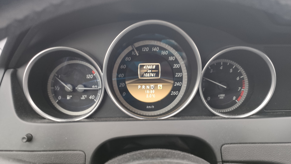 Непорядок — Mercedes-Benz C-Class (W204)