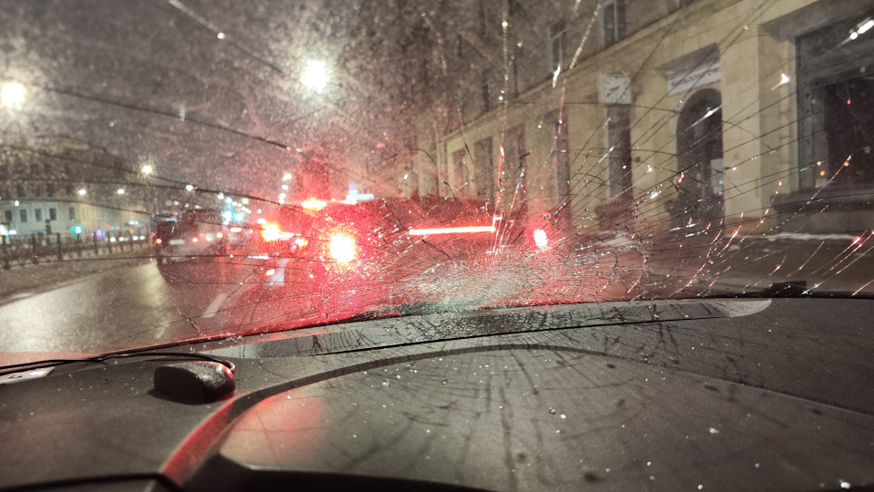 Чуть насквозь не пробило — Lada XRAY