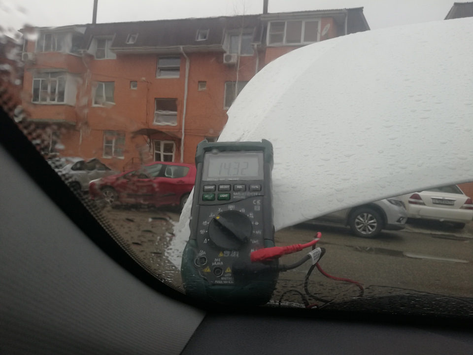 Мультиметр — 14.32в — KIA Rio (3G)