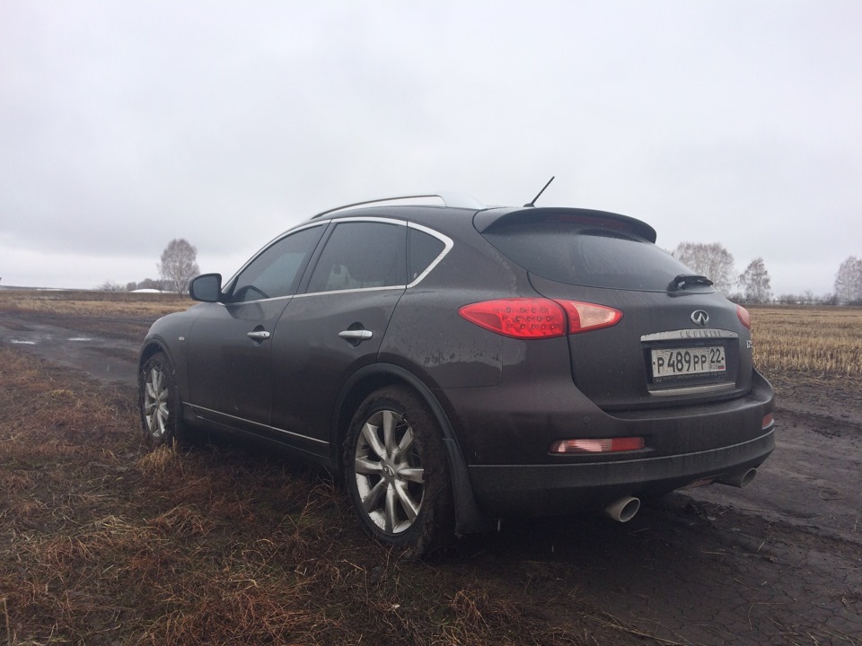 Чутка съехал с трассы, прокатился по грязи) — Infiniti EX