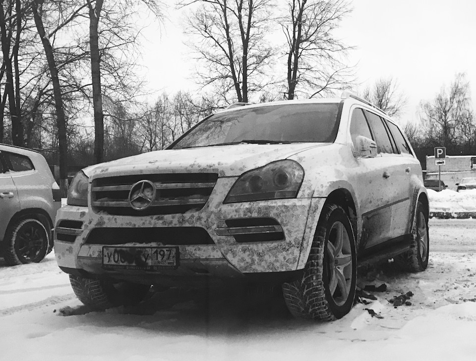 Фото в бортжурнале Mercedes-Benz GL-Class (X164). Запчасти на фото: 720002