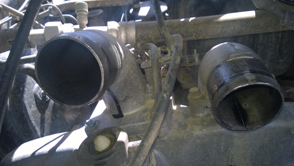 Ну, не то, чтоб сильно мокрит, но. — Nissan Patrol GR II (Y61)