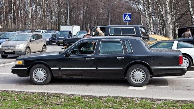 Lincoln Town Car Signature Series