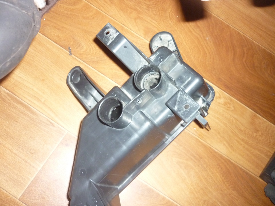 Снят — Mazda 3 (1G) BK