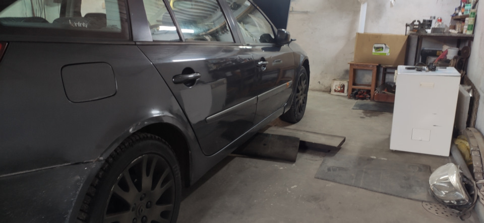 Фото в бортжурнале Renault Laguna II