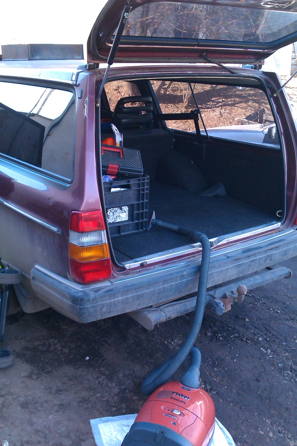 Уборка салона. Апрель.Весна какая то нынче холодная. — Volvo 245