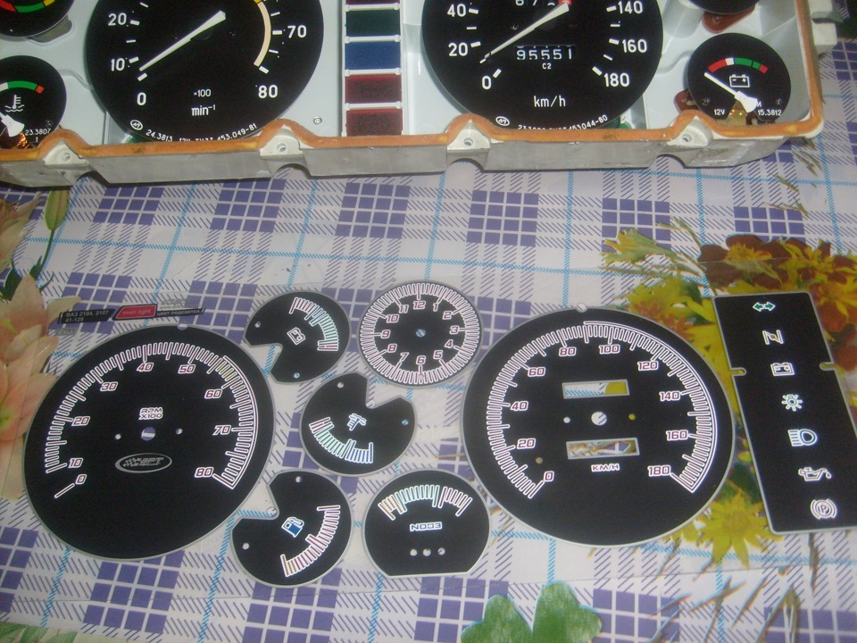 Начинаем вырезать — Lada 21070. Запчасти на фото: Q4981