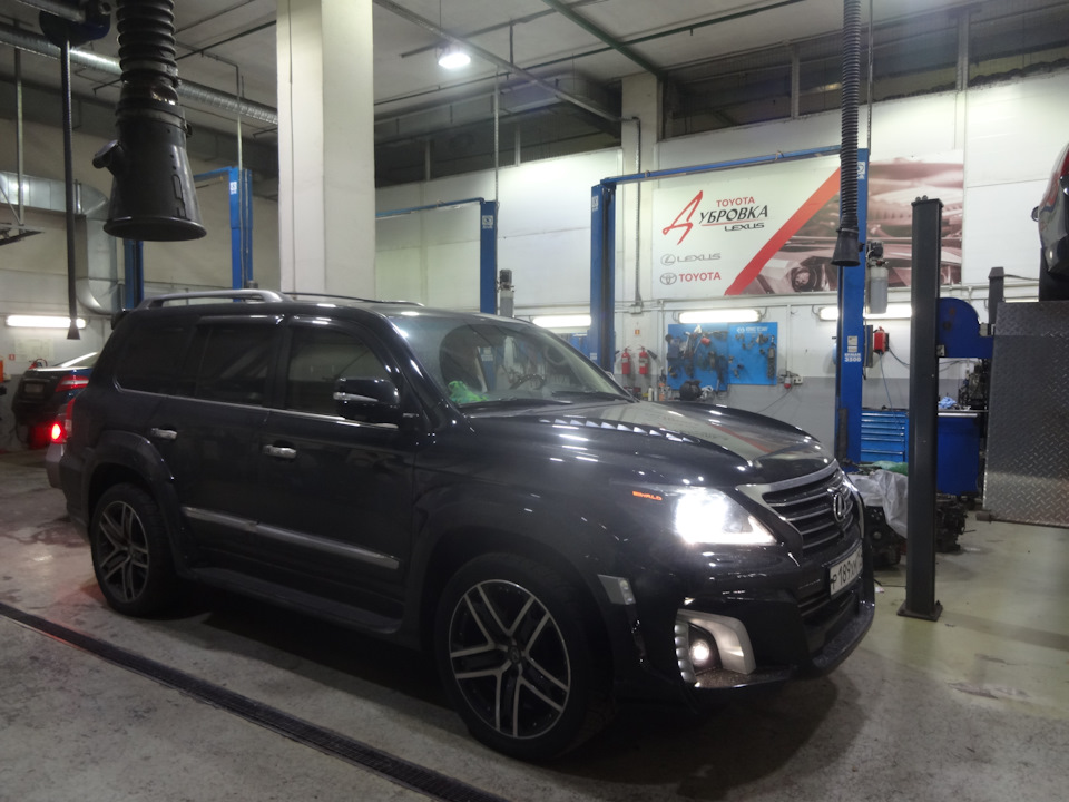 Фото в бортжурнале Lexus LX (URJ200/URJ201)