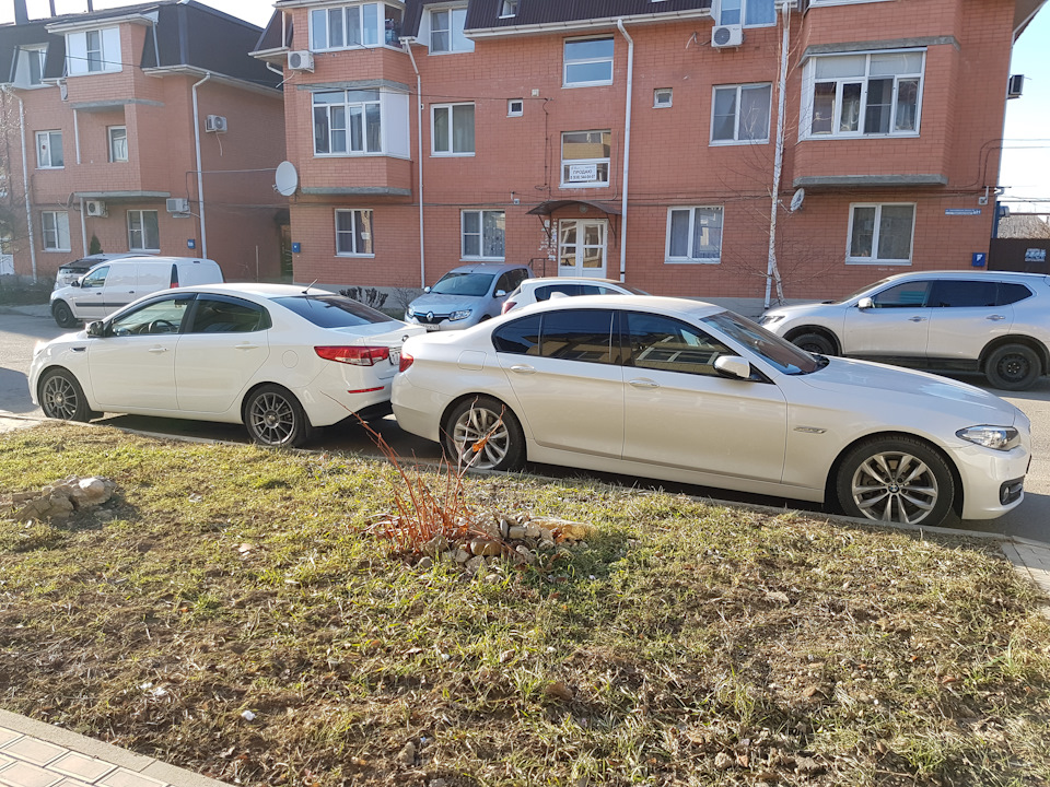 Фото с BMW — KIA Rio (3G)