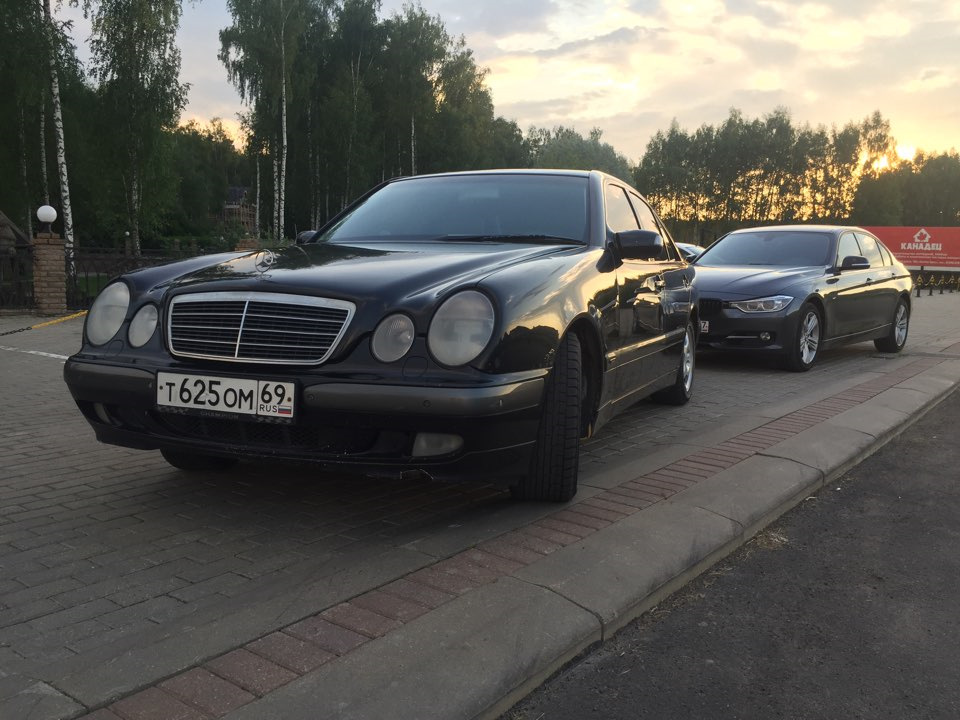 Фото в бортжурнале Mercedes-Benz E-Class (W210)