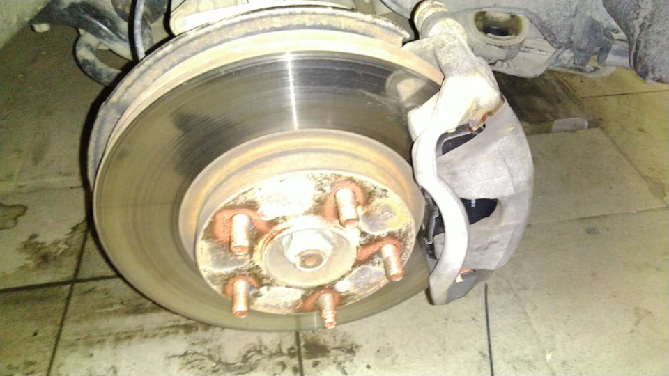 болты в меди — Honda Civic 4D (8G)