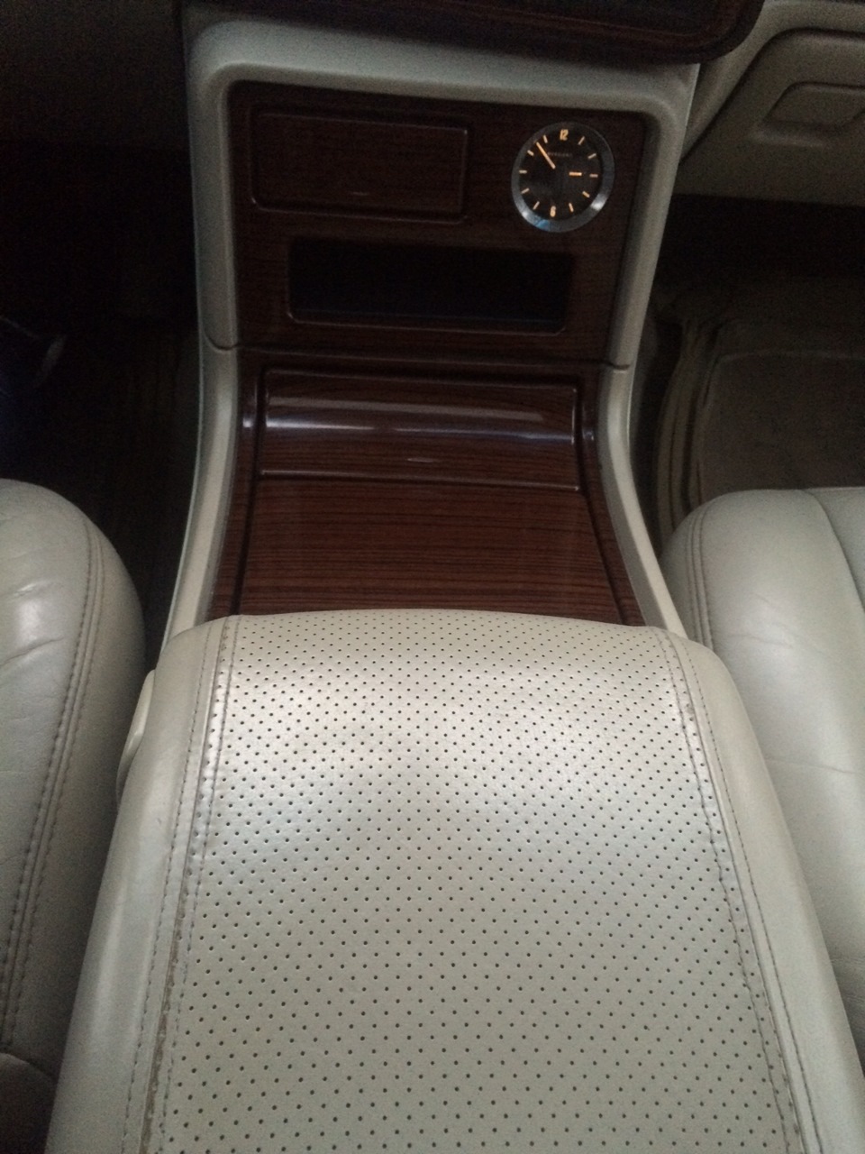 Фото в бортжурнале Cadillac Escalade (2G)