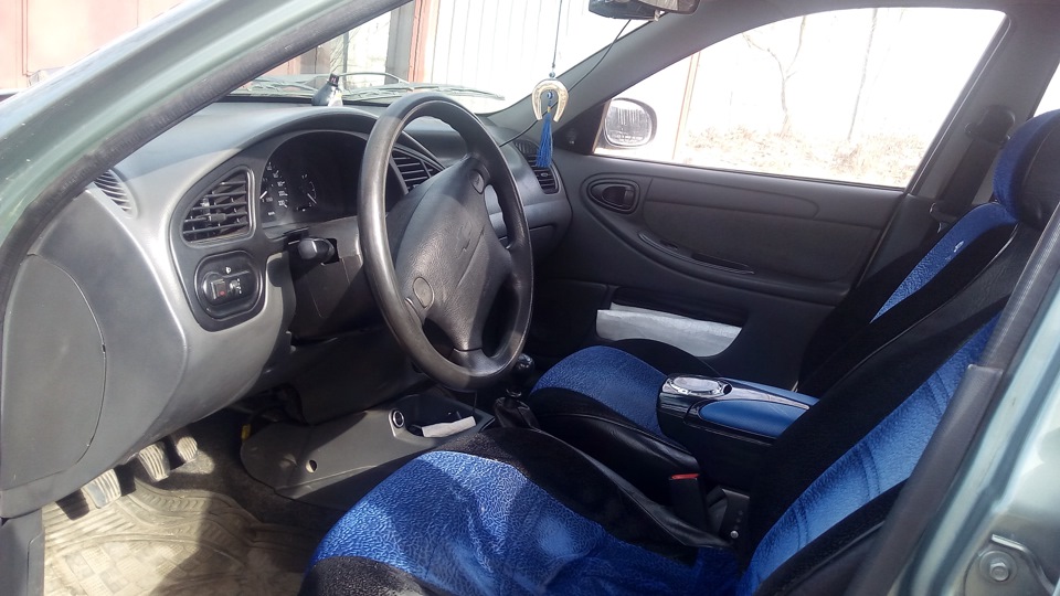 Chevrolet Lanos -оливковая-