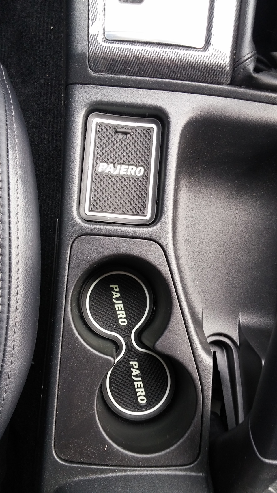 Мелкий коврик чуть больше — Mitsubishi Pajero Sport (2G)