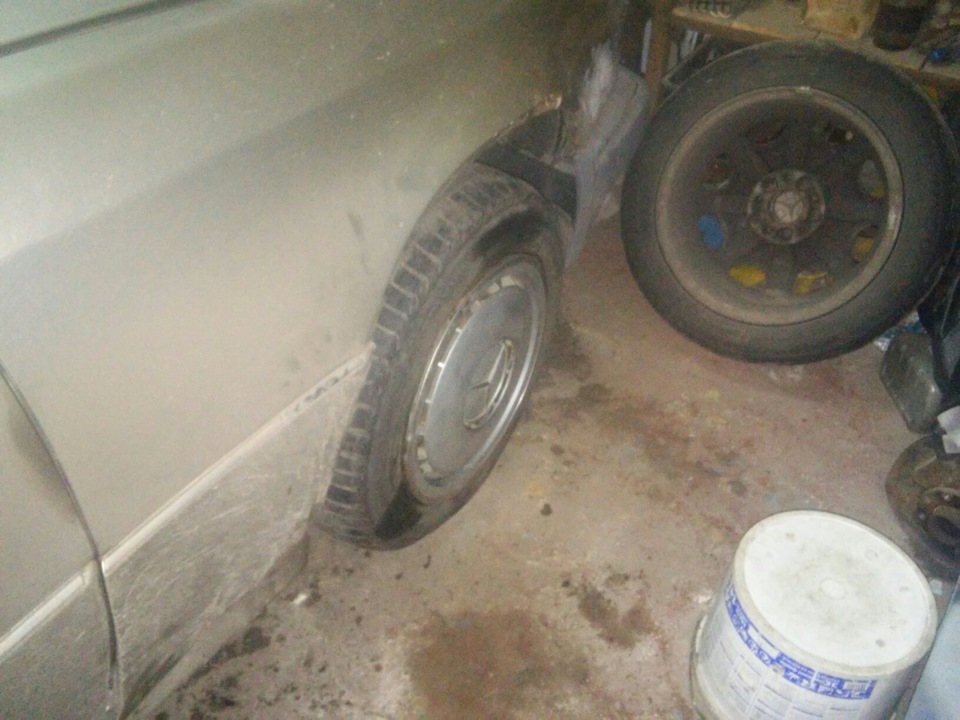 Фото в бортжурнале Mercedes-Benz E-Class (W124)