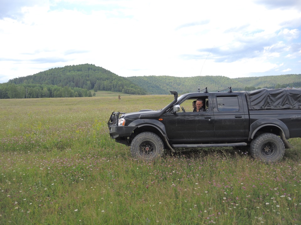 Точка — Nissan NP300