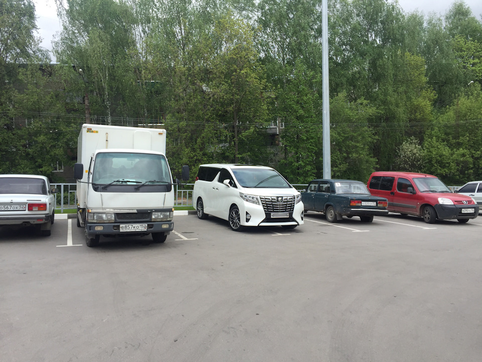 :) — Toyota Alphard (3G)