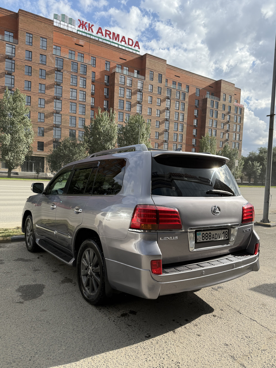 Фото в бортжурнале Lexus LX (URJ200/URJ201)