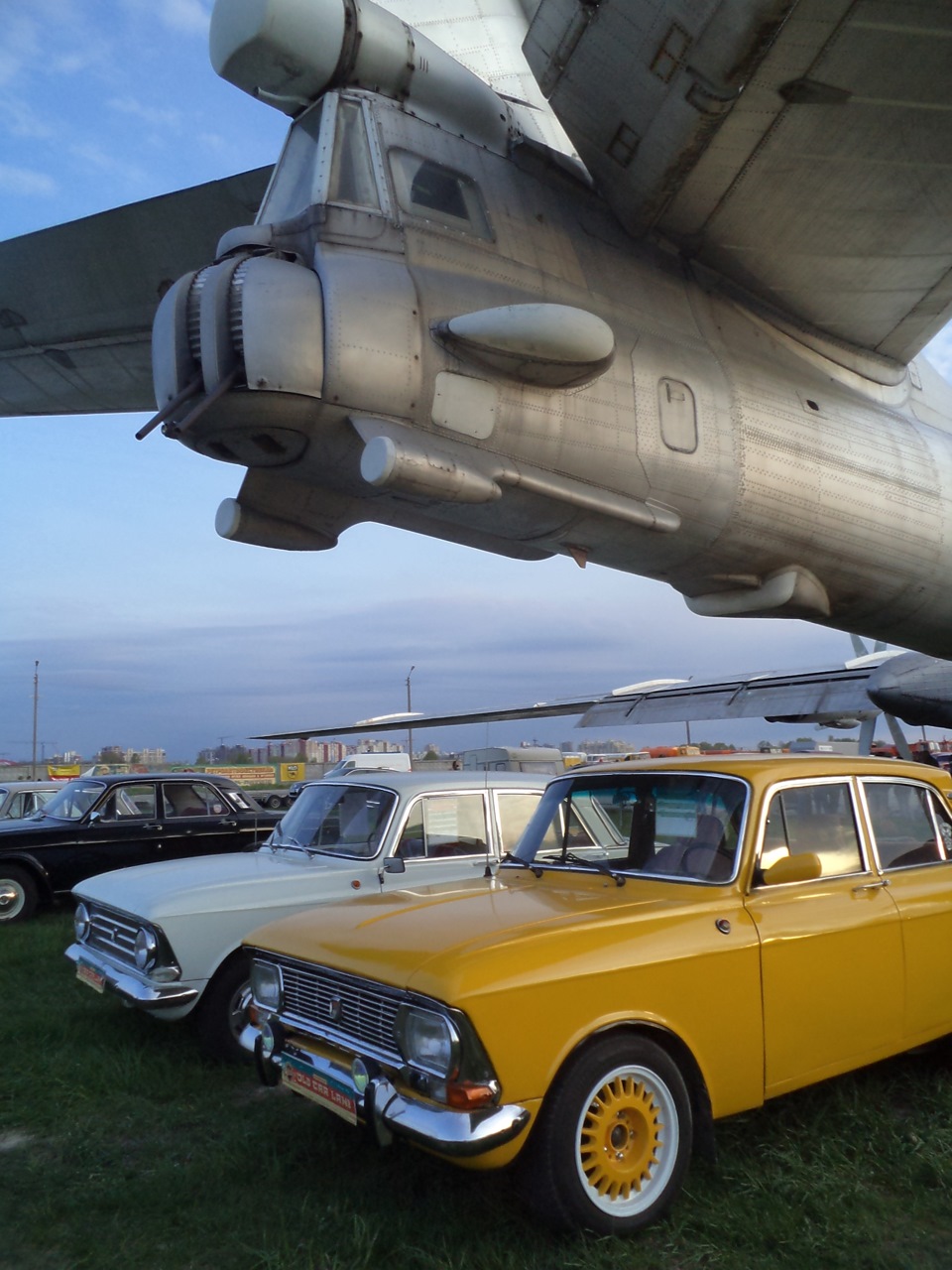 Мосятки и Ту-142МЗ. — Renault Logan MCV