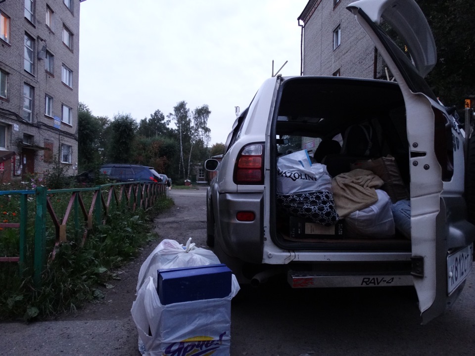 Фото в бортжурнале Toyota RAV4 (I)