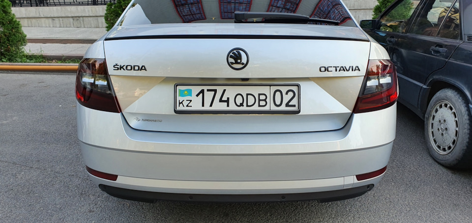 Задние фонари и катофоты бампера в тонировке. — Skoda Octavia A7 Mk3