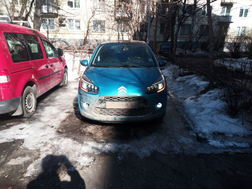 Обожаю эти диодные поворотники! — Citroen C3 (2G)
