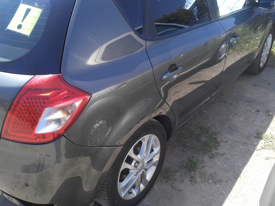 Мелкие коцки по арке заднего правого крыла — KIA Ceed (1G)