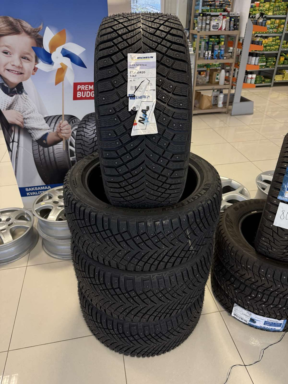 Фото в бортжурнале BMW X5 (E70). Запчасти на фото: Michelin Primacy SUV