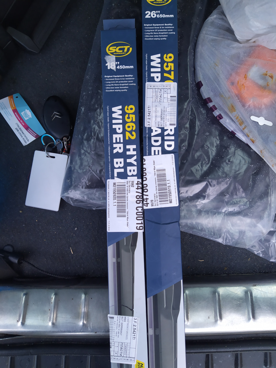 Photo from the logbook Citroen C5 (1G). Found on photo: 576369, S4217