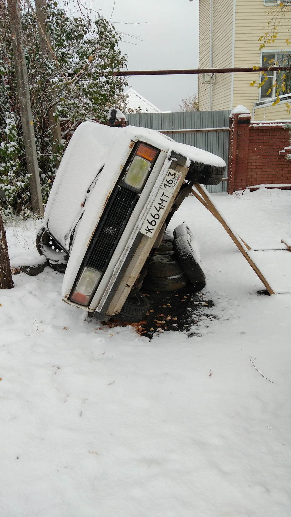 Налево… — Lada 21053