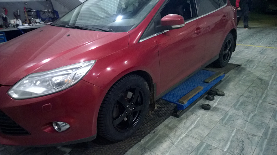 На новых колесах) — Ford Focus Hatchback III