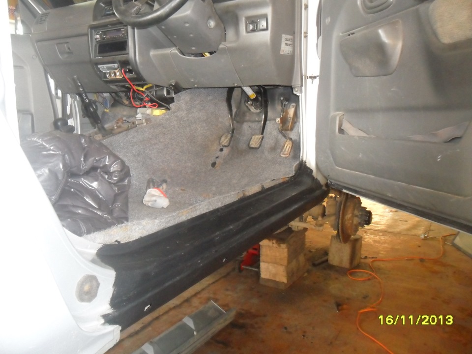 Фото в бортжурнале Suzuki Jimny (1G). Запчасти на фото: 112013