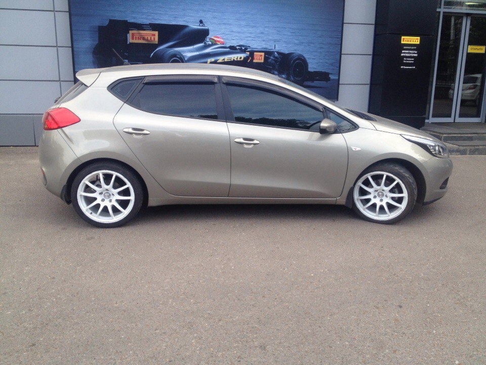Фото в бортжурнале KIA Ceed (2G). Запчасти на фото: 320008